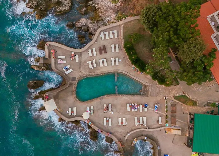 Hotel R